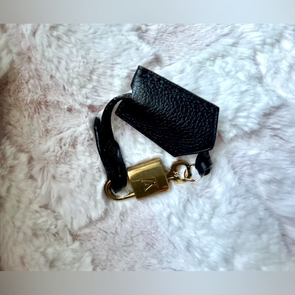 Authentic Louis Vuitton Clochette w/Lock and Key